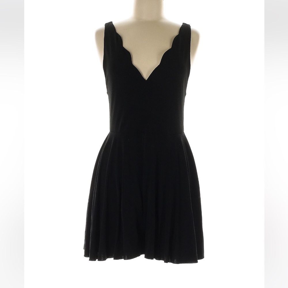 Kimchi Blue (Urban Outfitters) Black scalloped romper